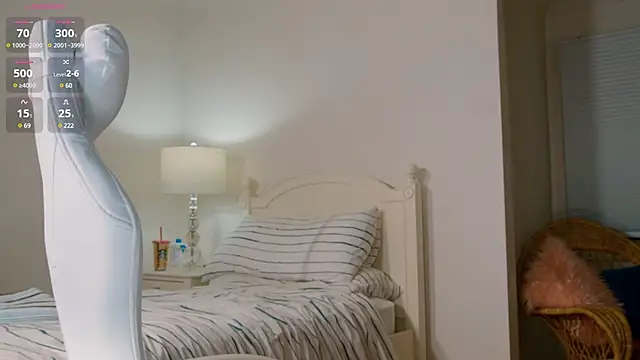 Snapshot of naughtytilly chatting on December 29, 6:45 am naughtytilly online show from December 29, 6:45 am