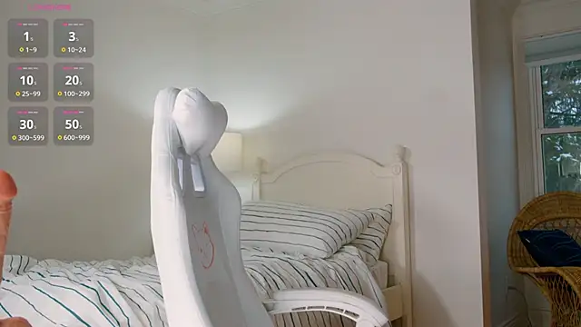 Snapshot of naughtytilly chatting on January 12, 9:40 pm naughtytilly online show from January 12, 9:40 pm