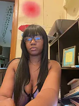 Snapshot of Ebonythroat777 chatting on June 28, 4:30 am Ebonythroat777 online show from June 28, 4:30 am