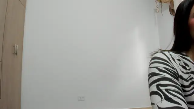 Hannakitten77 online show from March 5, 10:37 pm