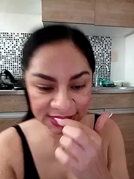 luna pinky online show from March 20, 5:03 pm