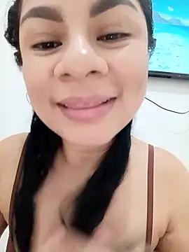 Snapshot of luna_pinky chatting on February 20, 5:26 pm luna pinky online show from February 20, 5:26 pm