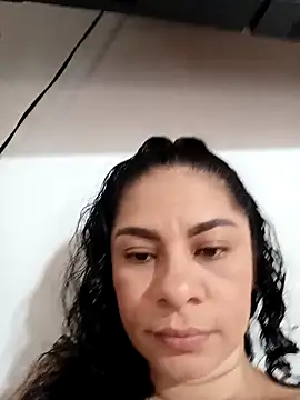 Snapshot of luna_pinky chatting on March 1, 4:40 pm luna pinky online show from March 1, 4:40 pm