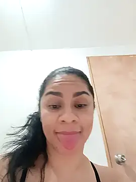 Snapshot of luna_pinky chatting on February 24, 6:42 pm luna pinky online show from February 24, 6:42 pm