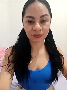 Snapshot of luna_pinky chatting on February 3, 6:46 pm luna pinky online show from February 3, 6:46 pm