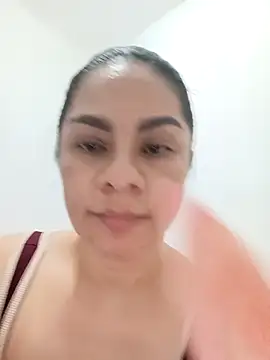 luna pinky online show from March 3, 7:10 pm