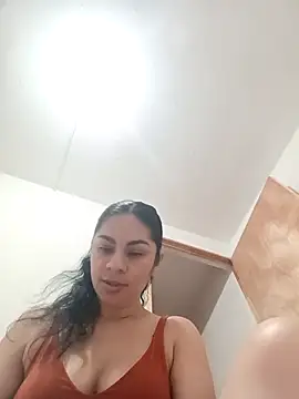 luna pinky online show from March 4, 6:15 pm