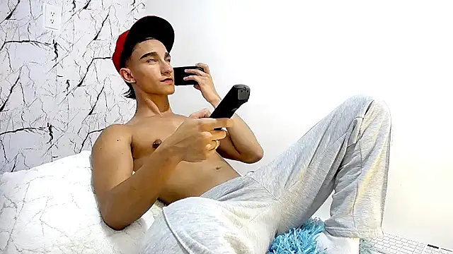 Snapshot of BabyAndy_ chatting on July 8, 11:05 pm BabyAndy online show from July 8, 11:05 pm