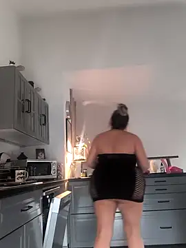 NinaRicci1518 online show from April 13, 9:24 am