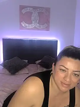 Snapshot of NinaRicci1518 chatting on February 23, 2:28 pm NinaRicci1518 online show from February 23, 2:28 pm