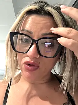 NinaRicci1518 online show from March 28, 12:33 am