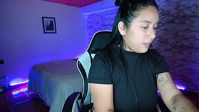 Camila IRoose online show from May 11, 12:56 am