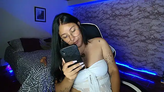 Camila IRoose online show from March 7, 9:20 pm