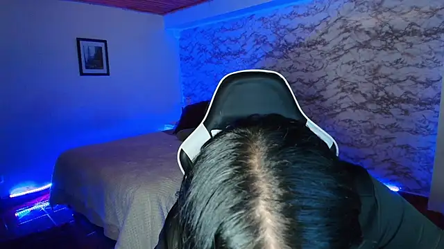 Camila IRoose online show from April 16, 9:39 pm