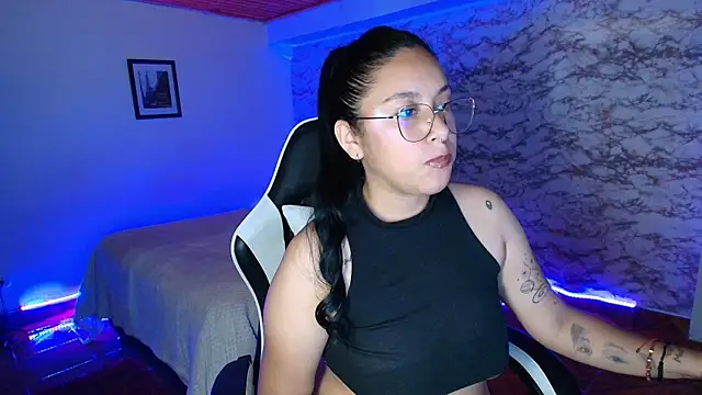 Camila IRoose online show from April 22, 10:05 pm