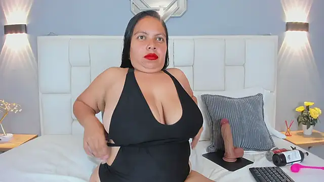 KataThonpson online show from February 24, 4:02 am