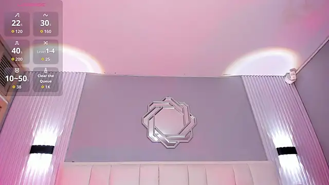 KataThonpson online show from April 18, 4:04 am