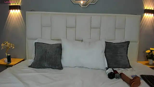 KataThonpson online show from March 1, 4:12 am