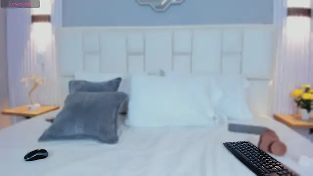 KataThonpson online show from March 10, 4:27 am