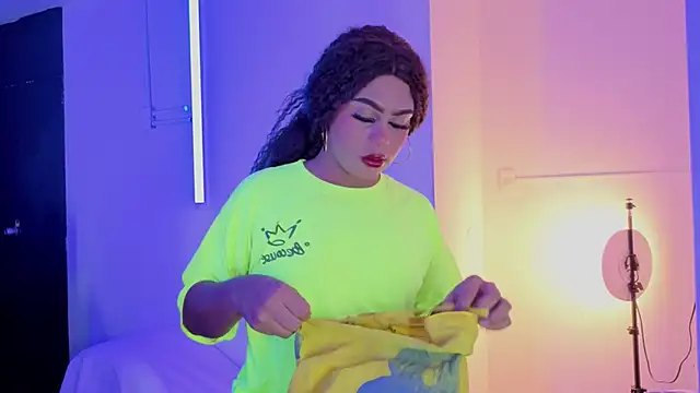 Snapshot of megara_hott chatting on February 15, 3:33 pm megara hott online show from February 15, 3:33 pm