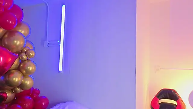 Snapshot of megara_hott chatting on February 5, 3:19 pm megara hott online show from February 5, 3:19 pm