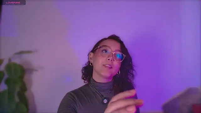 kittysophie  online show from April 16, 9:39 pm