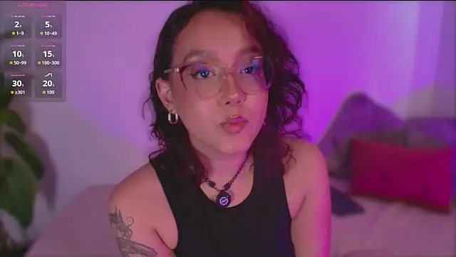 kittysophie  online show from April 10, 7:10 pm