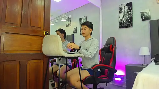 Raphael Nyon online show from March 1, 3:50 am