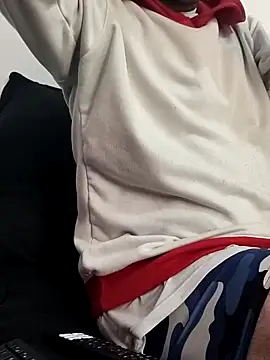 hairyandbigmann online show from February 28, 6:29 pm