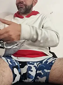 hairyandbigmann online show from March 7, 6:02 pm