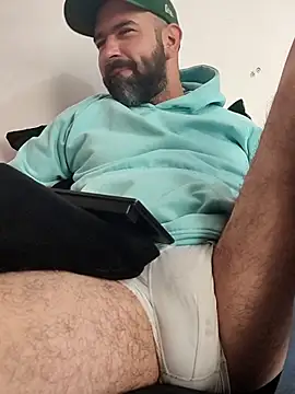 hairyandbigmann online show from April 3, 7:31 pm