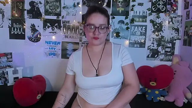 Snapshot of hellen_alexa chatting on February 3, 5:16 am hellen alexa online show from February 3, 5:16 am