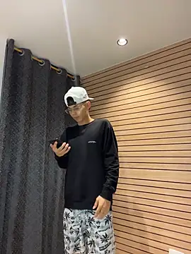 TheBatMansion online show from April 2, 4:19 am