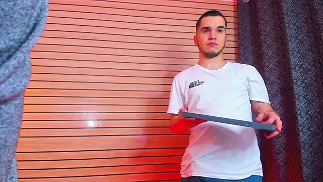 TheBatMansion online show from April 18, 12:57 am