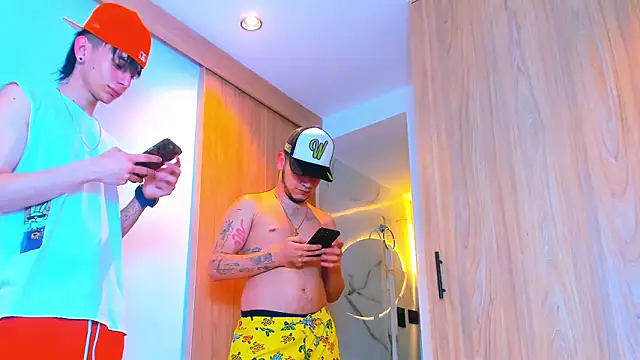 Snapshot of TheBatMansion chatting on February 14, 5:57 pm TheBatMansion online show from February 14, 5:57 pm