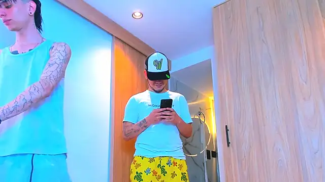 Snapshot of TheBatMansion chatting on February 8, 9:12 pm TheBatMansion online show from February 8, 9:12 pm