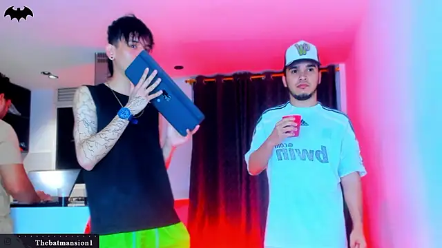 Snapshot of TheBatMansion chatting on February 22, 12:57 am TheBatMansion online show from February 22, 12:57 am