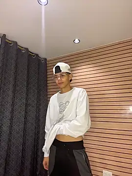 TheBatMansion online show from April 1, 4:03 am