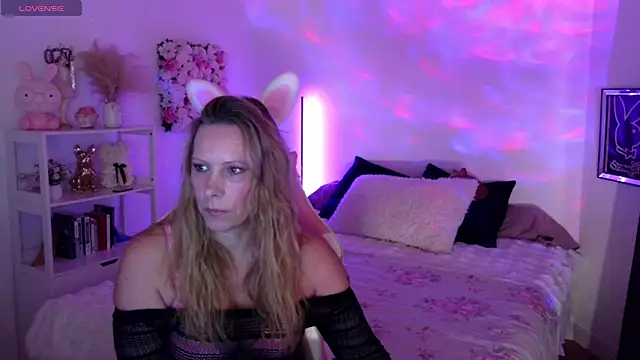 Snapshot of ArchangelTheFrancaise chatting on February 10, 2:05 pm ArchangelTheFrancaise online show from February 10, 2:05 pm