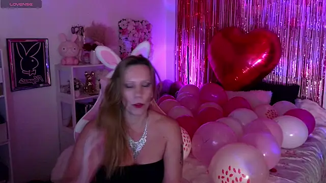 Snapshot of ArchangelTheFrancaise chatting on February 14, 9:37 pm ArchangelTheFrancaise online show from February 14, 9:37 pm