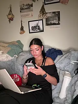 ellianajean online show from June 5, 4:50 am