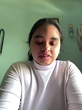 Aloyenita online show from March 29, 11:01 am