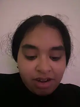 Aloyenita online show from March 18, 7:04 pm