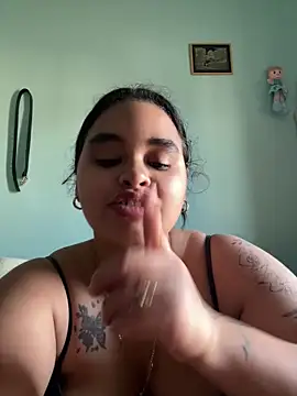 Aloyenita online show from March 31, 3:03 pm