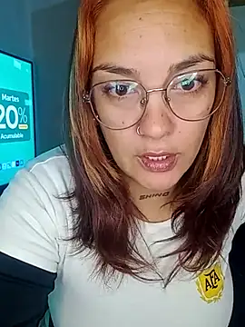 kuramaqueen online show from May 24, 3:39 am