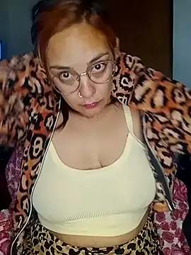 Snapshot of kuramaqueen chatting on July 7, 4:26 am kuramaqueen online show from July 7, 4:26 am