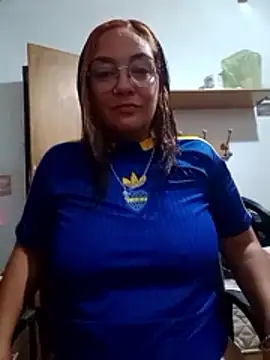 kuramaqueen online show from April 15, 3:23 am