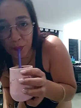 Snapshot of kuramaqueen chatting on February 25, 3:51 am kuramaqueen online show from February 25, 3:51 am