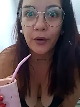 Snapshot of kuramaqueen chatting on February 15, 10:30 pm kuramaqueen online show from February 15, 10:30 pm