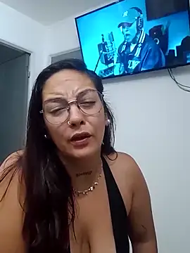 Snapshot of kuramaqueen chatting on March 2, 8:32 am kuramaqueen online show from March 2, 8:32 am